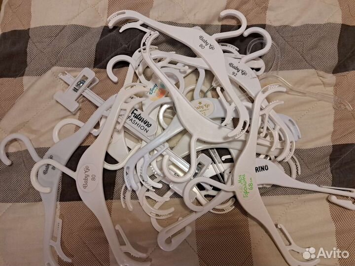 Вешалки из детского мира