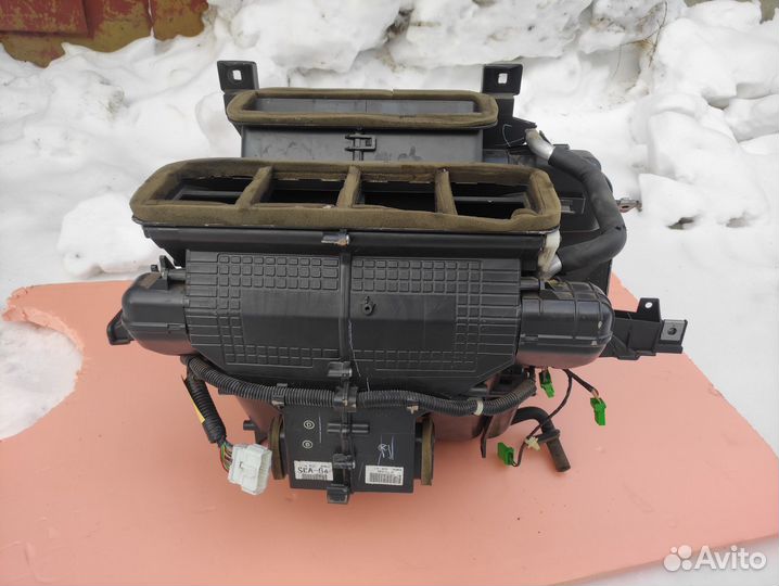 Корпус радиатора отопителя в сборе