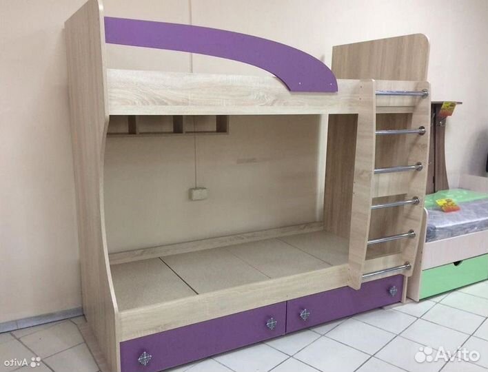 Кровать