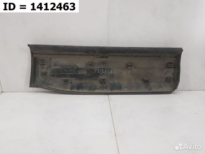Молдинг двери задней правой Volkswagen Tiguan