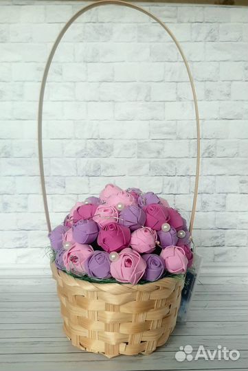 Корзинка цветов с подсветкой - хороший подарок