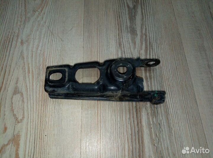 Кронштейн опора крепления кпп коробки передач Rena