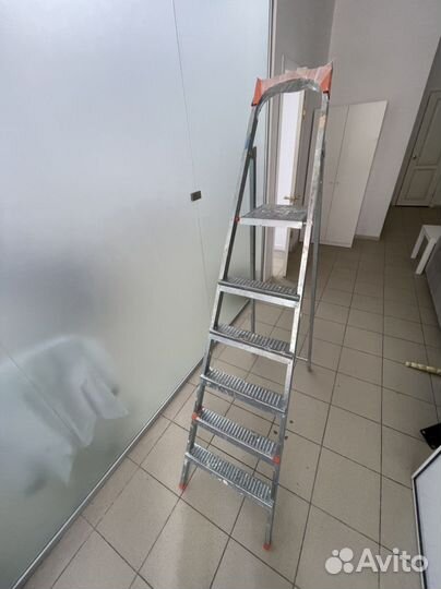 Лестница стремянка аренда