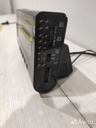 Радиочасы Vitek