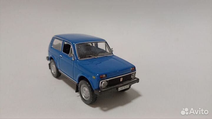 Модель Волга газ 24 чёрная 1 43