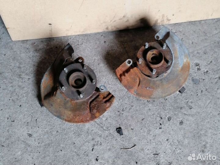 Кулак поворотный Mitsubishi Lanser 10 X