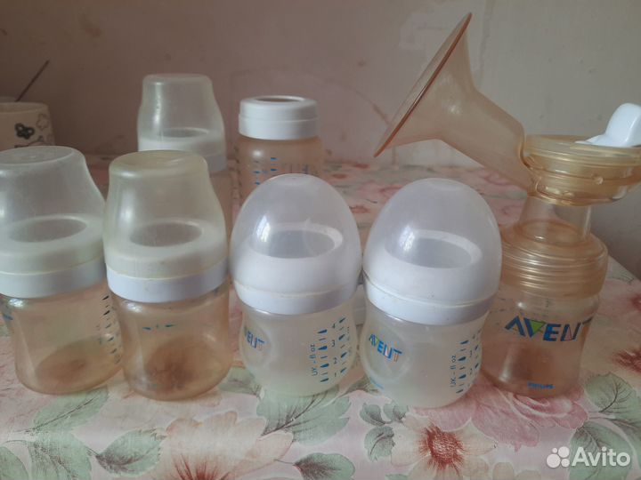 Бутылки Авент и молокоотсос Авент
