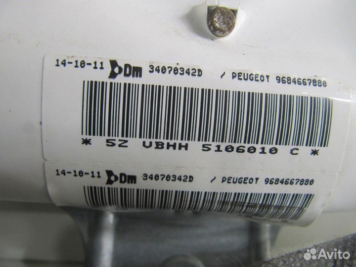 Шторка безопасности левая Peugeot 3008 2010-2016