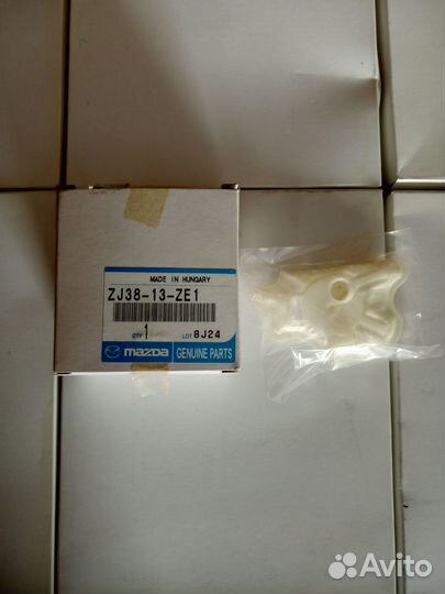 Mazda 2 Сетка топливного насоса ZJ3813ZE1