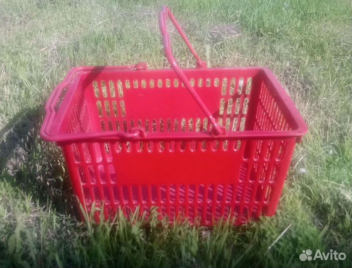 Корзины пластмассовые