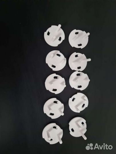 Заглушки для розеток. Защита детей