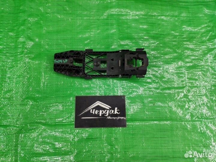 Кронштейн ручки двери лев. зад. Volkswagen Tiguan