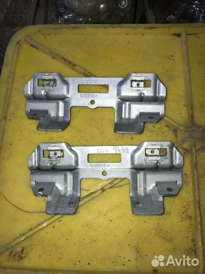 Кронштейн Volkswagen Passat B6 BLR 2006