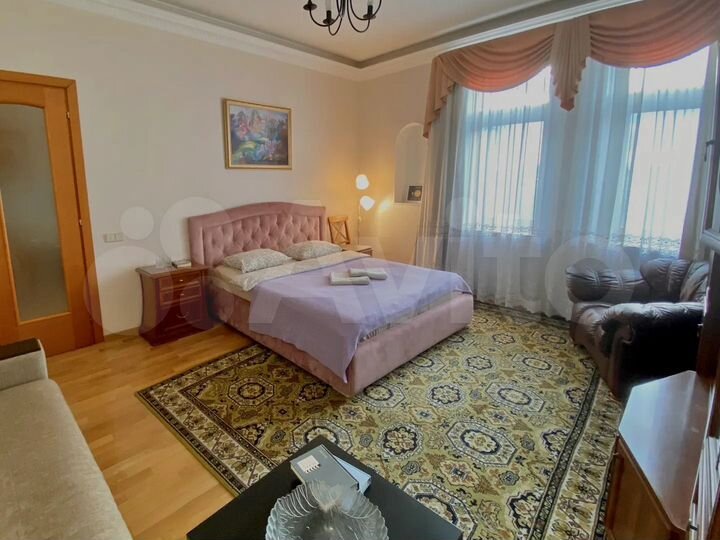 3-к. квартира, 80 м², 2/5 эт.