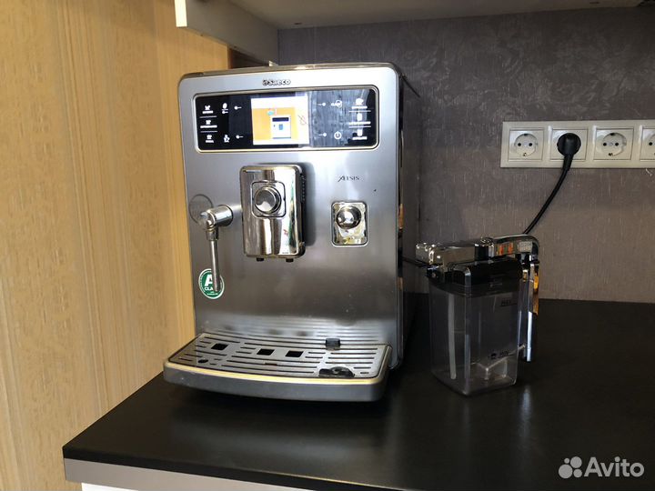 Кофемашина Saeco Xelsis