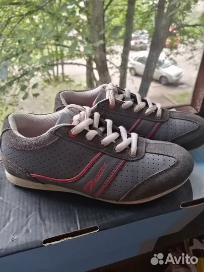 Кроссовки детские