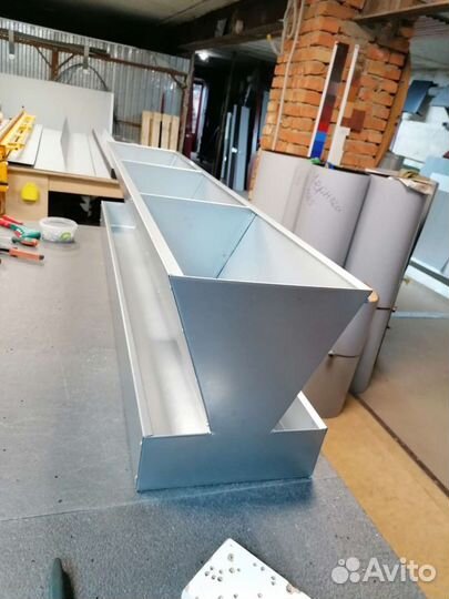 Бункерная кормушка для кур и уток