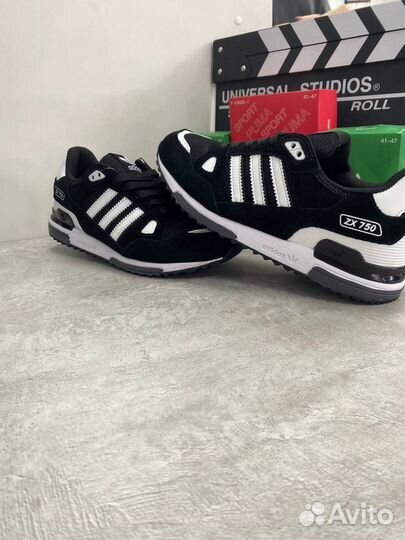 Кроссовки Adidas