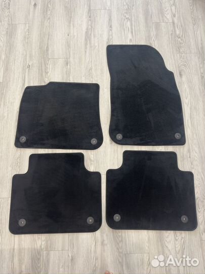 Оригинальные коврики Volkswagen Touareg