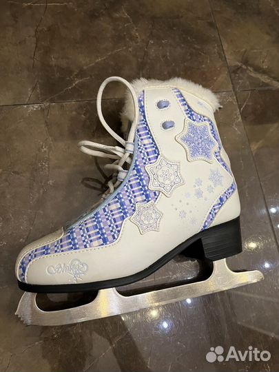 Коньки фигурные женские