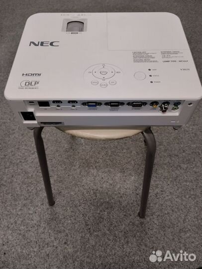 Проектор NEC NP-V302XG в комплекте с креплением