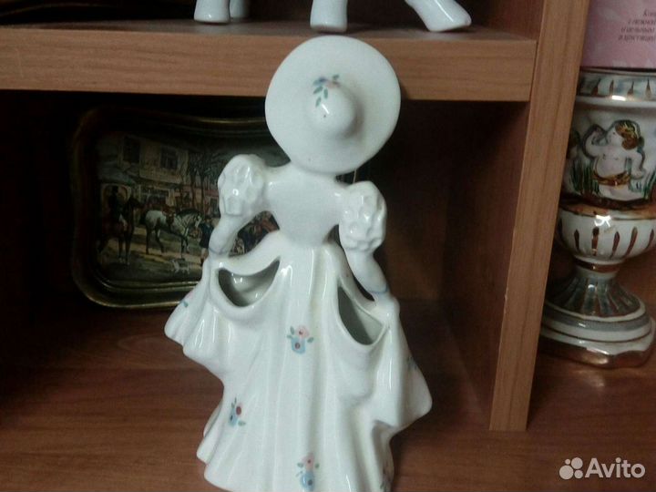 Скарлет фарфоровая статуэтка США