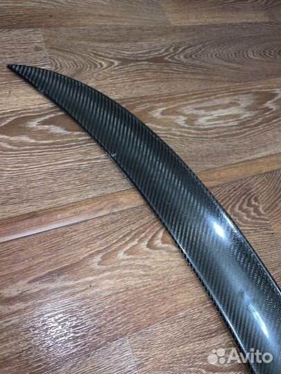 Карбонавая накладка на крышку багажника BMW 3. E90