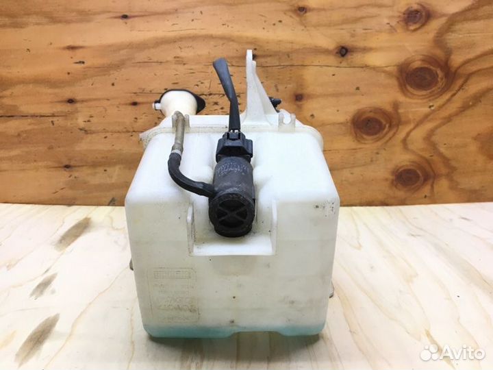 Бачок стеклоомывателя Toyota Corolla NZE124 1nzfe