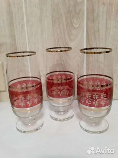 Бокалы на ножке