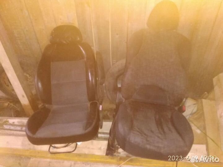 Передние сиденья