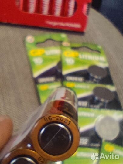 Батарейки новые ааа и CR2032