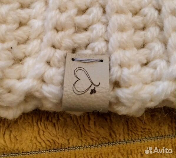 Вязаная шапка бини с митенками