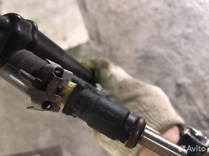 Топливная рампа (Форсунки) ep6 Peugeot 308