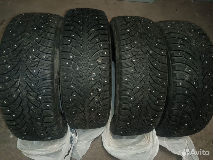 Formula Ice 215/55 R17 98T