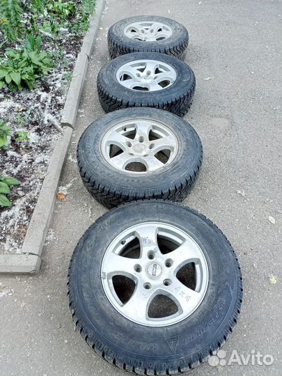 R16 Goodyear UltraGrip 500 235/70, PCD 5x139 DIA 20