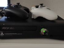 Xbox 360 S Freeboot (прошитый) 2 геймпада