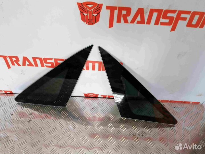 Стекло боковое заднее правое Форд Фокус 1