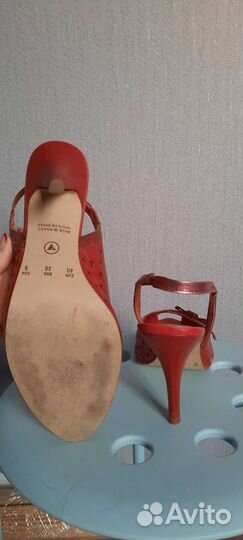 Кожаные босоножки на каблуке 40 р-р