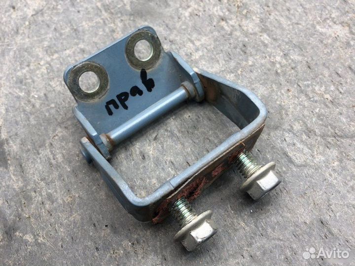 Петля багажника правая Chevrolet Aveo T200