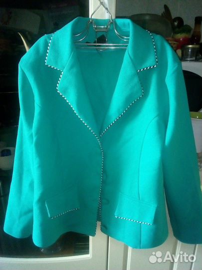 Одежда на школьницу. Белый фартук и 2 сарафана