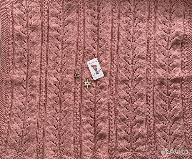 Вязаный детский плед ручной работы