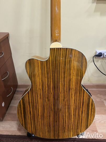 Акустическая басс гитара Motion