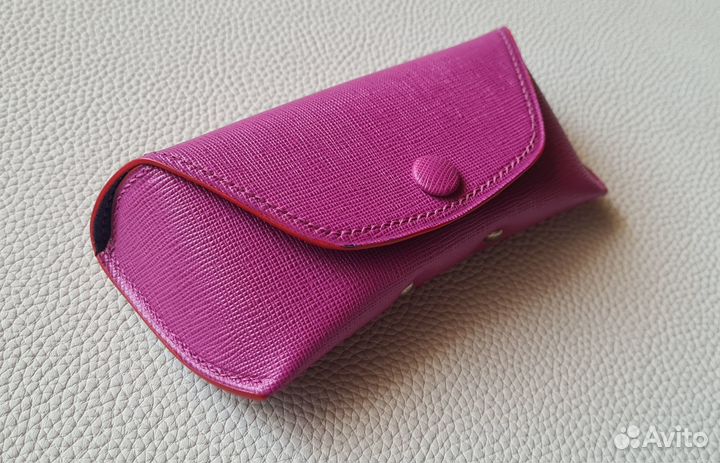 Очечник из натуральной кожи женский