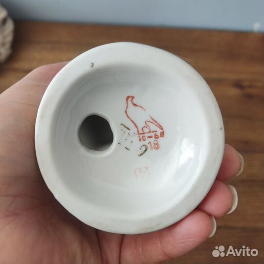 Фарфоровая статуэтка 