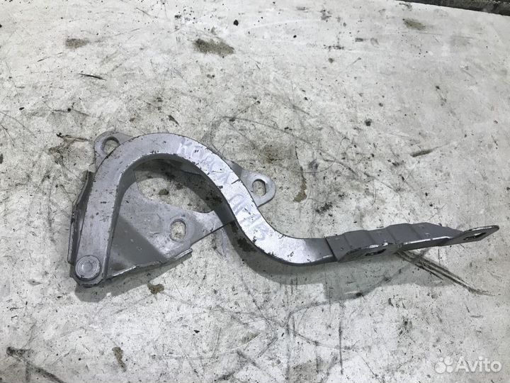 Петля капота правая Opel Corsa C