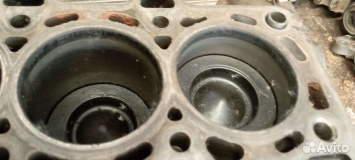 Блок двигателя renault Сценик 2