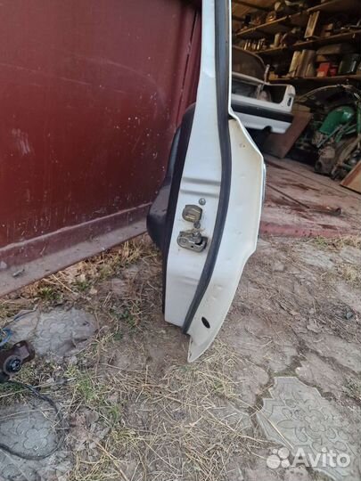 Дверь задняя правая газ 2410, 3110