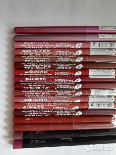 Карандаши для губ новые автоматические