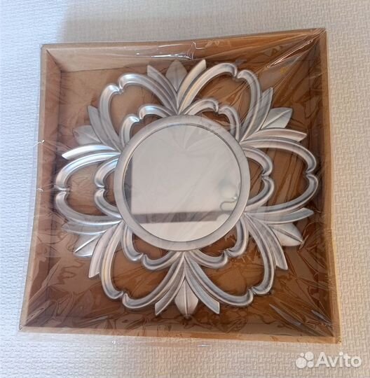 Зеркало настенное деоративное