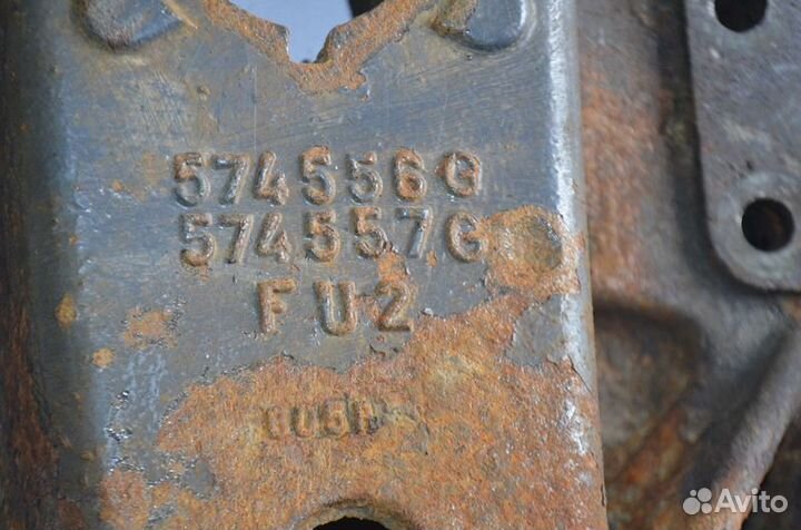 Кронштейн реактивной тяги, ведущего моста, правый renault trucks Magnum Dxi (01.05-12.13)